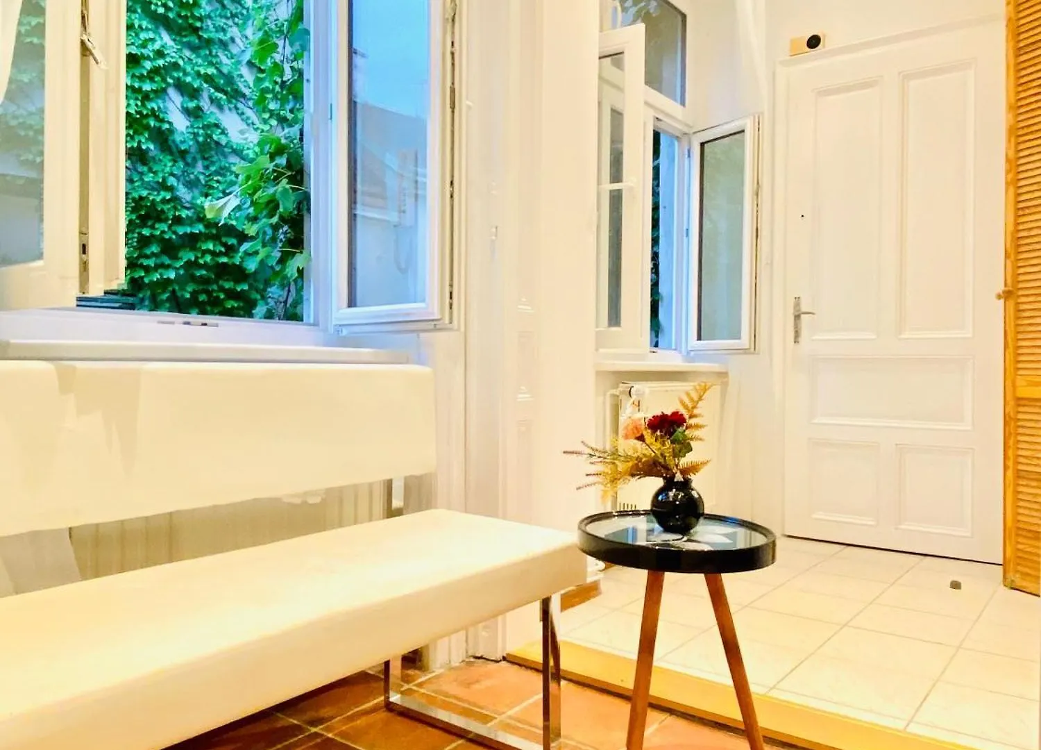 Stylish 2Br Apt Prime Location By Westbahnhof Vienna 0*,