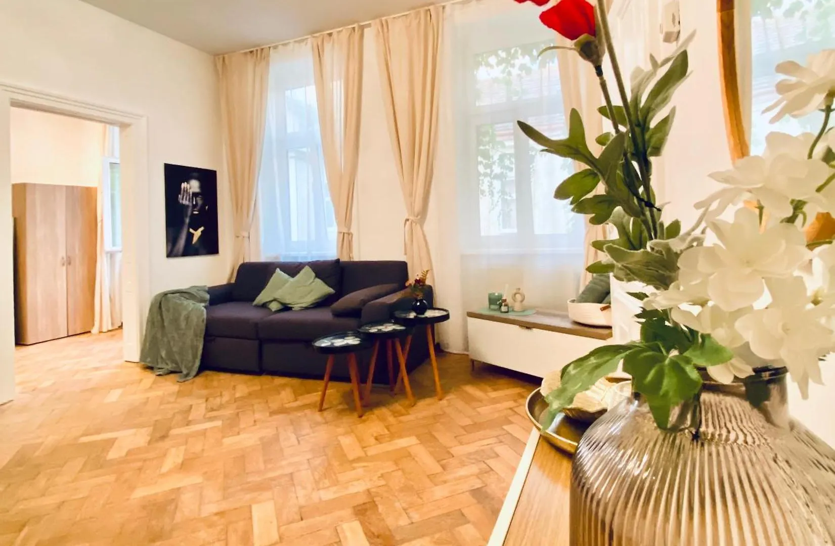 Stylish 2Br Apt Prime Location By Westbahnhof Vienna Austria